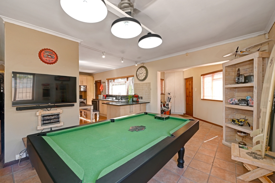 6 Bedroom Property for Sale in Welgelegen Western Cape